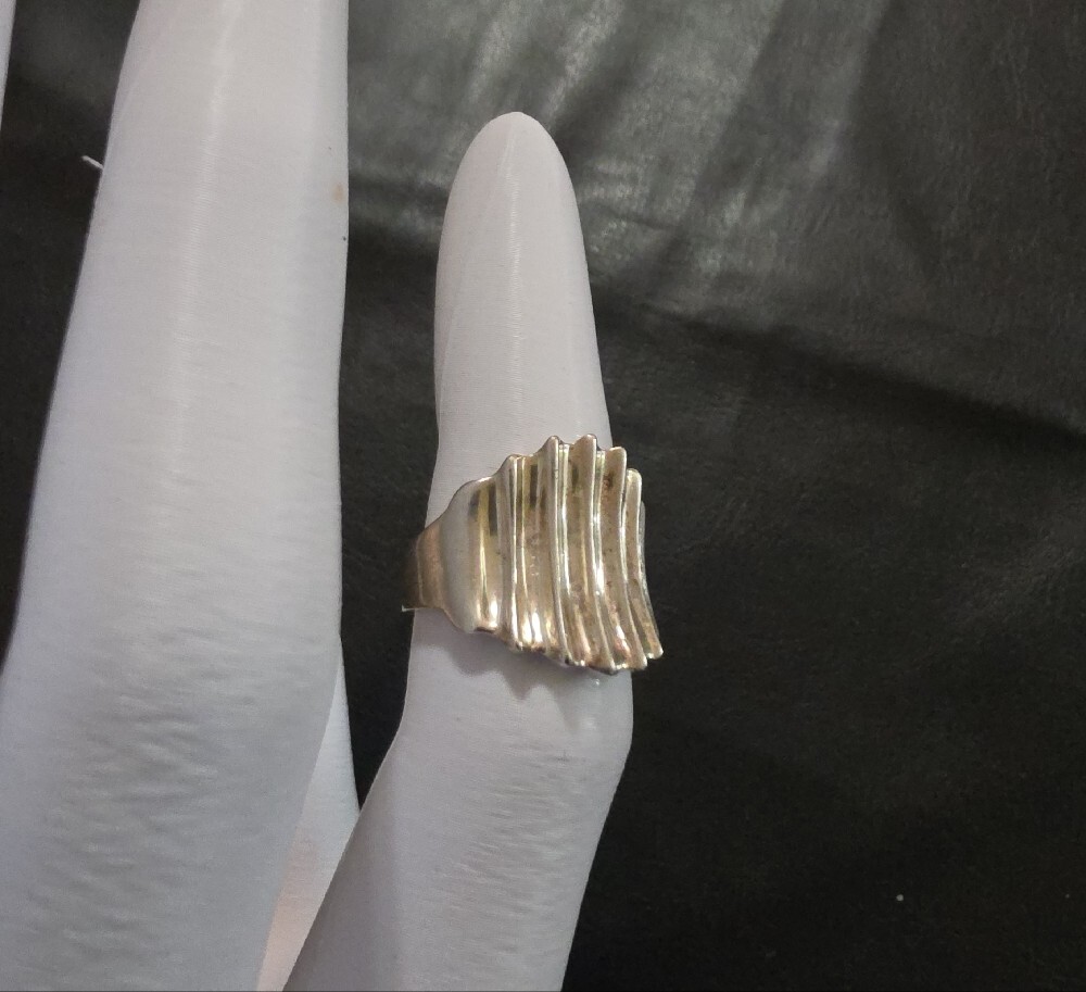 Ross-Simons 925 Ribbed Ring - Picture 3 of 10